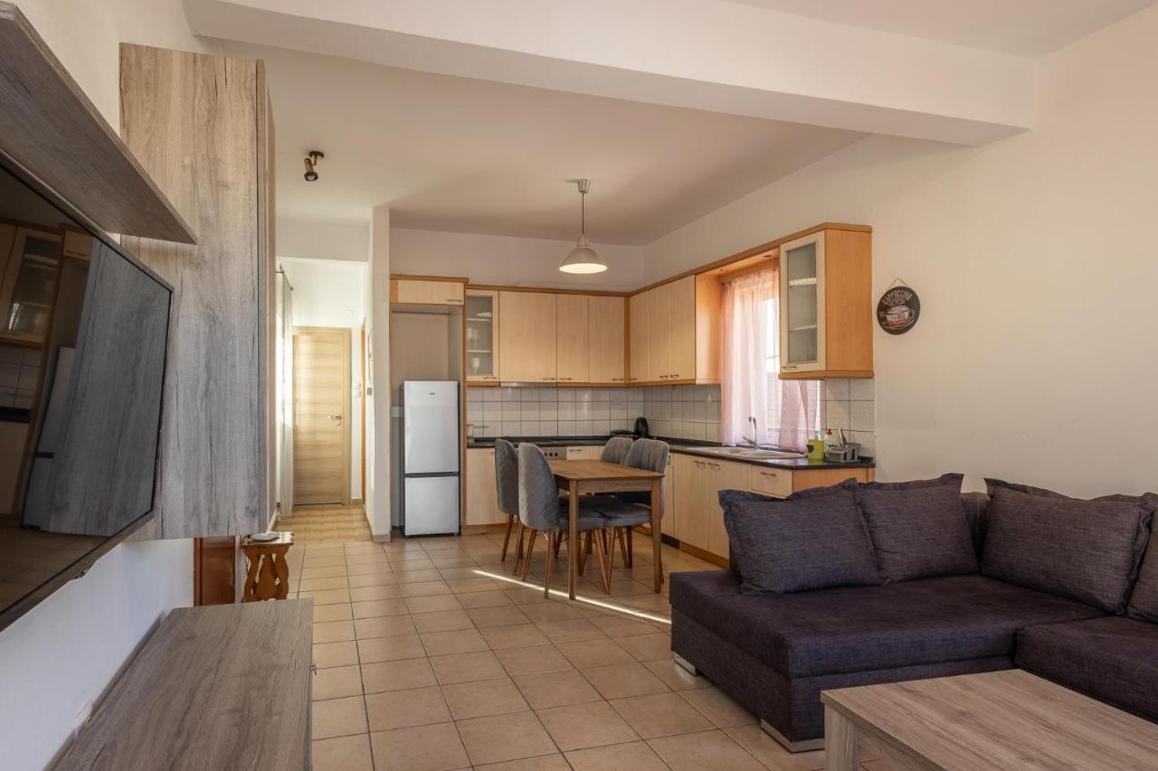 Deluxe Apartment La Larissa Extérieur photo