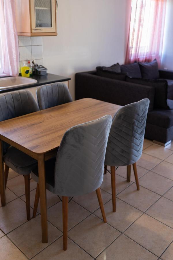 Deluxe Apartment La Larissa Extérieur photo